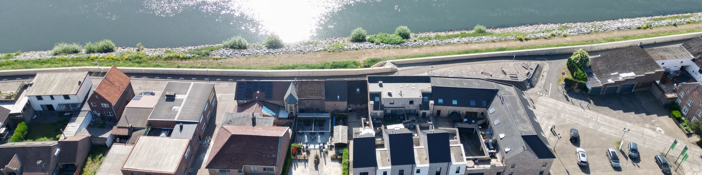 Luchtfoto Uikhoven en Maasdijk